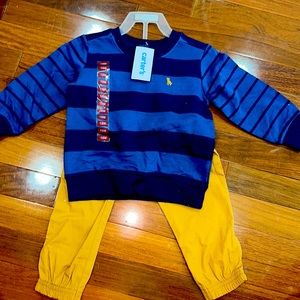 Carter’s 2 piece set